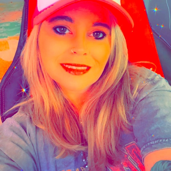 Meet your Posher, Kristin - Picture 1 of 1